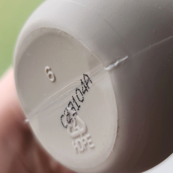 NWT LIVING PROOF ANTI FRIZZ SHAMPOO - Picture 13 of 14